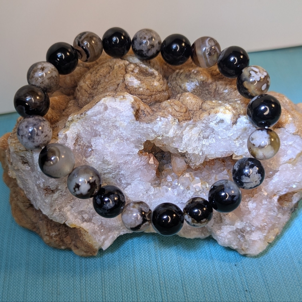 Stunning black flower agate bracelet